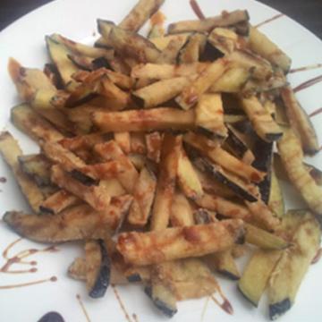 GEBAKKEN AUBERGINES MET RIETMELASSE