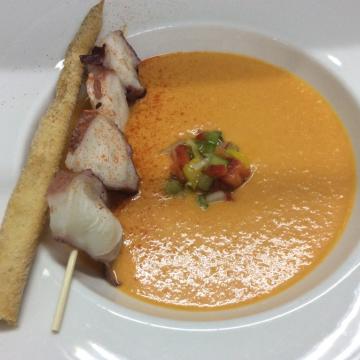 Salmorejo con su picadillo de jamón de Guijuelo