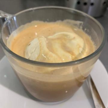 Cafe con 1 bola de helado