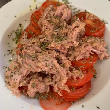 Tomaten mit Thunfisch
