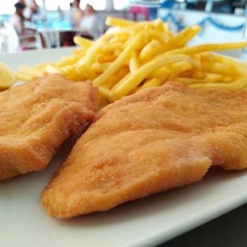 PECHUGA DE POLLO EMPANADA